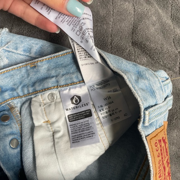 Levi 501 shorts 26 - Picture 3 of 4